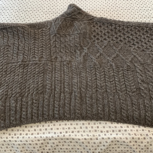 Carraigdonn wool poncho in oatmeal OS made in Ireland - Picture 4 of 4